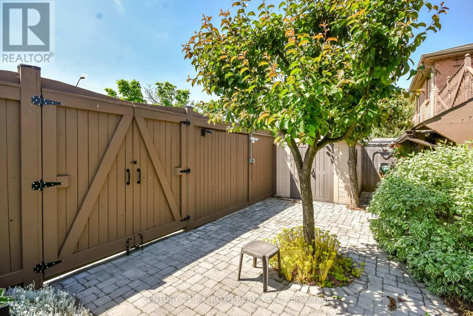 127 GOLDEN MEADOW ROAD