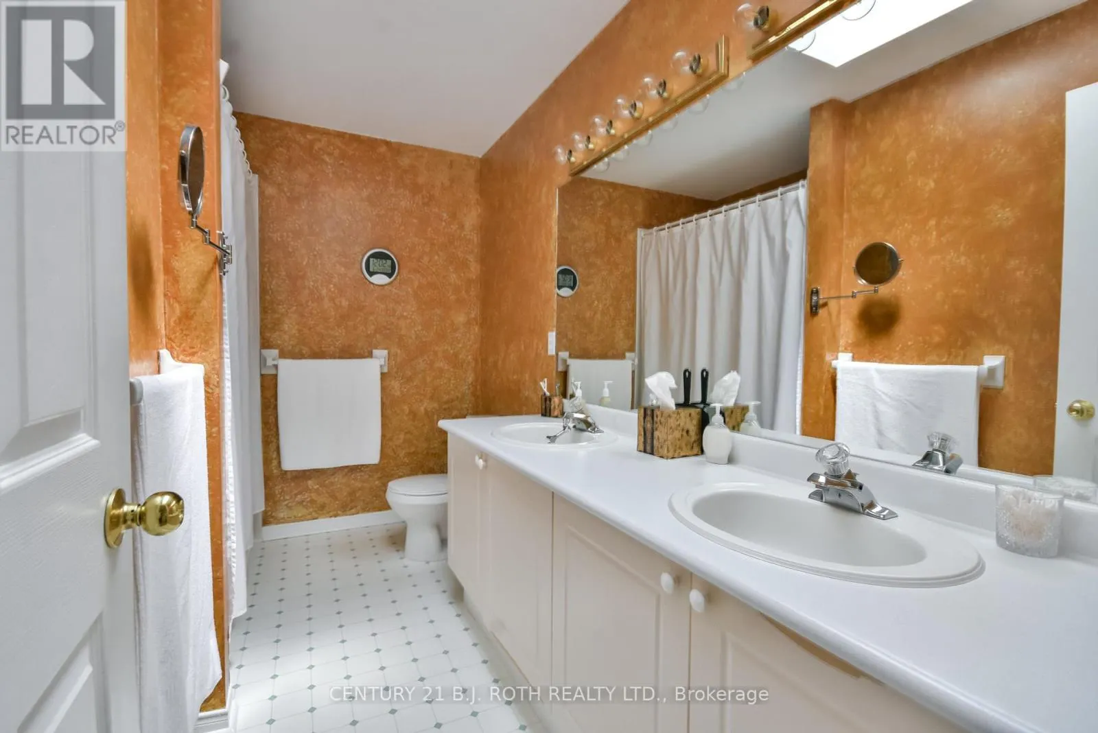127 GOLDEN MEADOW ROAD