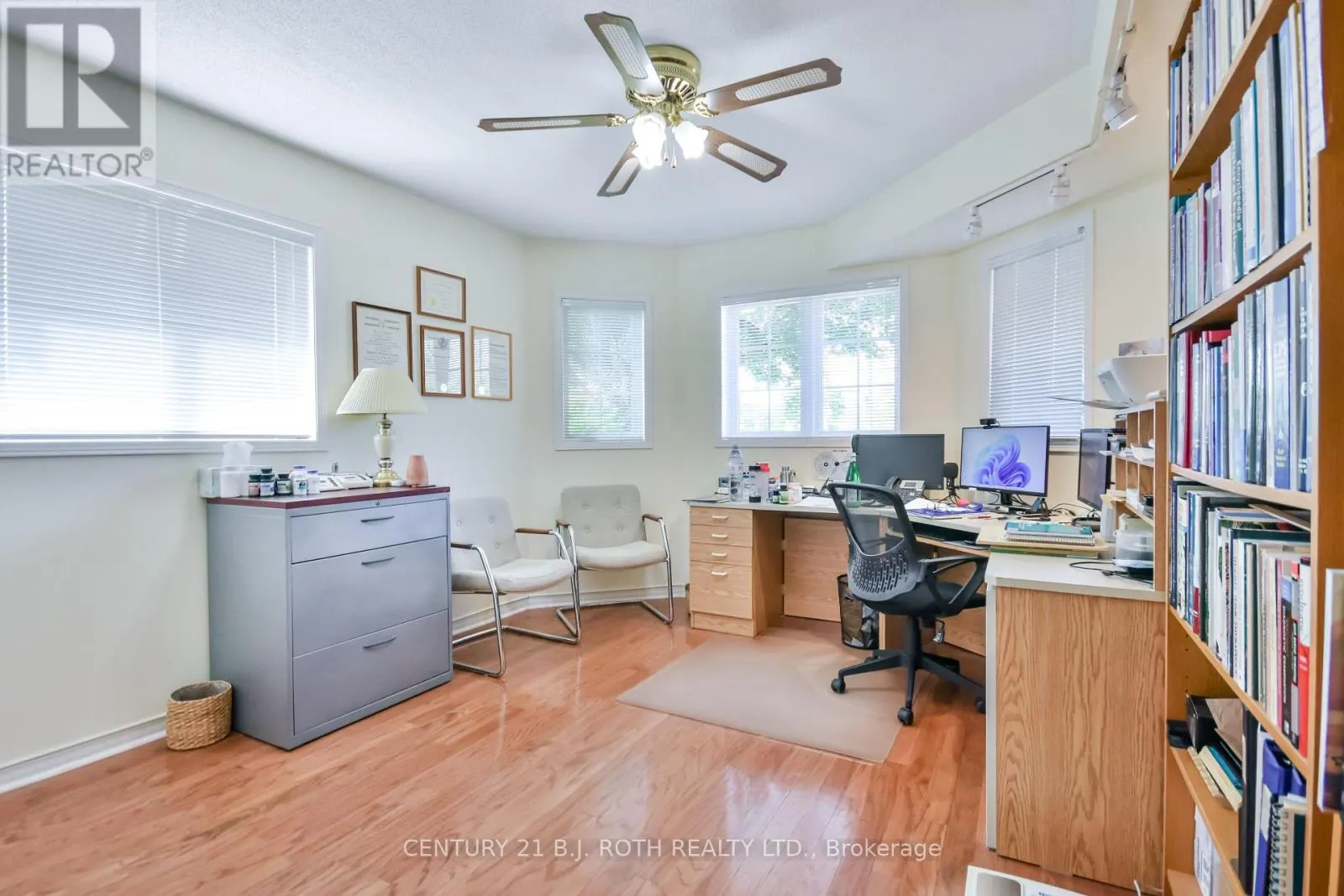 127 GOLDEN MEADOW ROAD