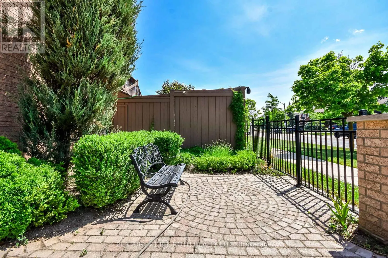 127 GOLDEN MEADOW ROAD