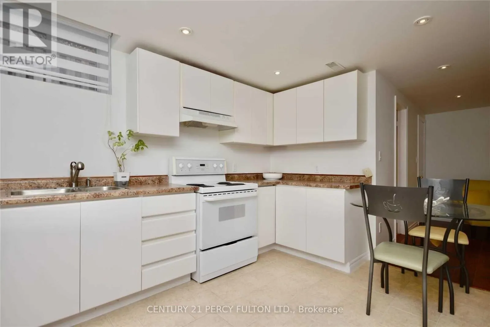 BSMT - 251 LIVINGSTONE STREET W