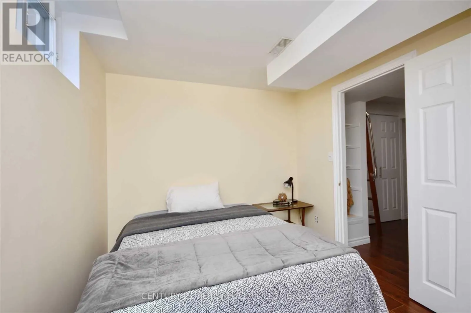 BSMT - 251 LIVINGSTONE STREET W