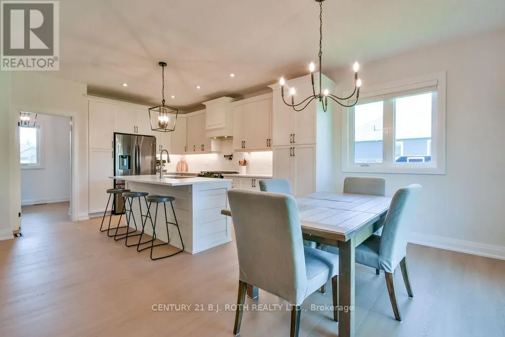 51 CHESLOCK CRESCENT