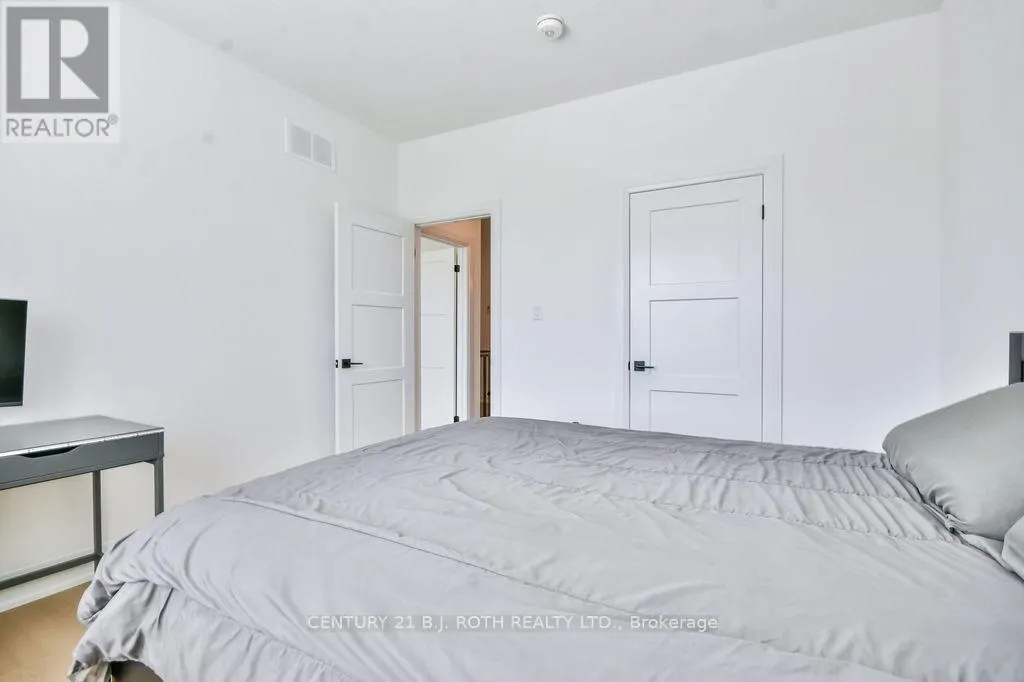 51 CHESLOCK CRESCENT