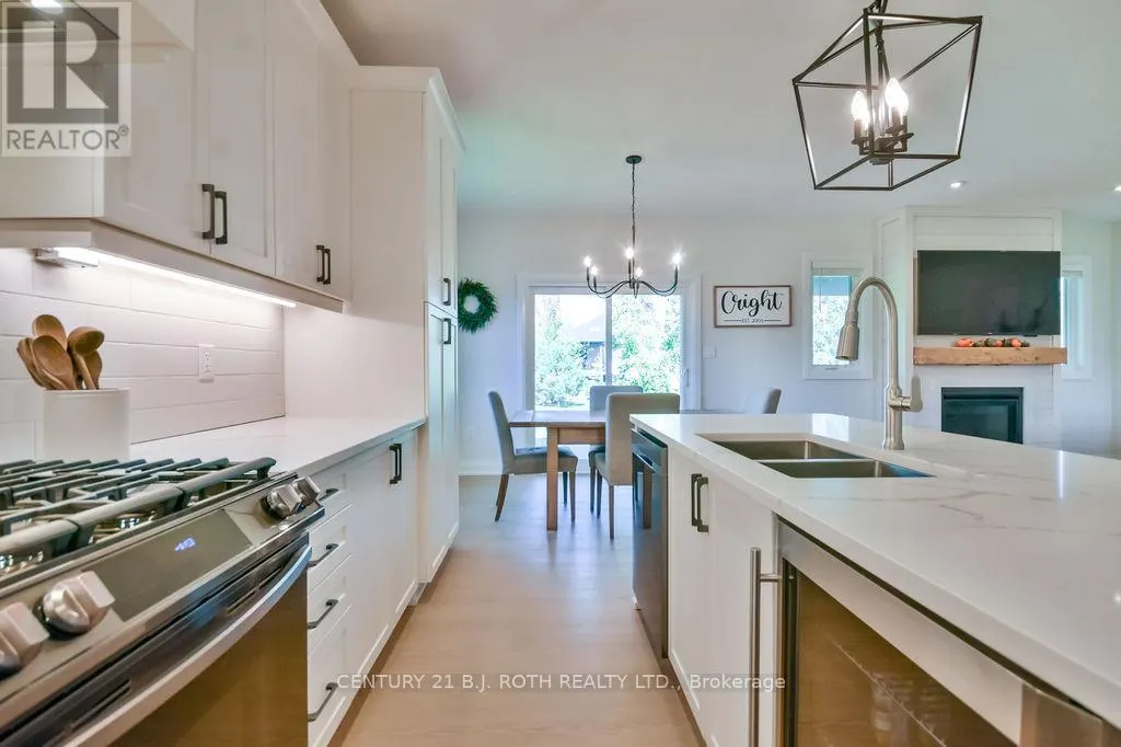 51 CHESLOCK CRESCENT