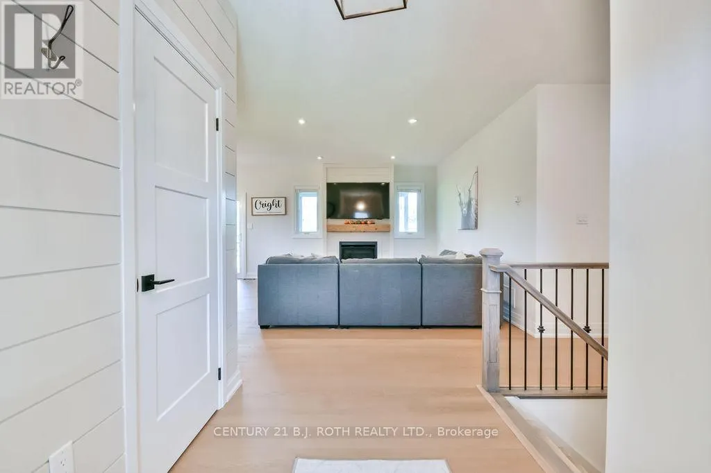 51 CHESLOCK CRESCENT