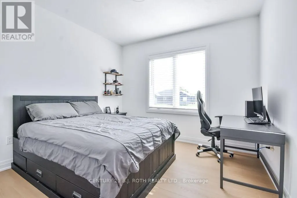 51 CHESLOCK CRESCENT