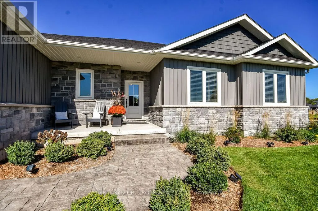 51 CHESLOCK CRESCENT