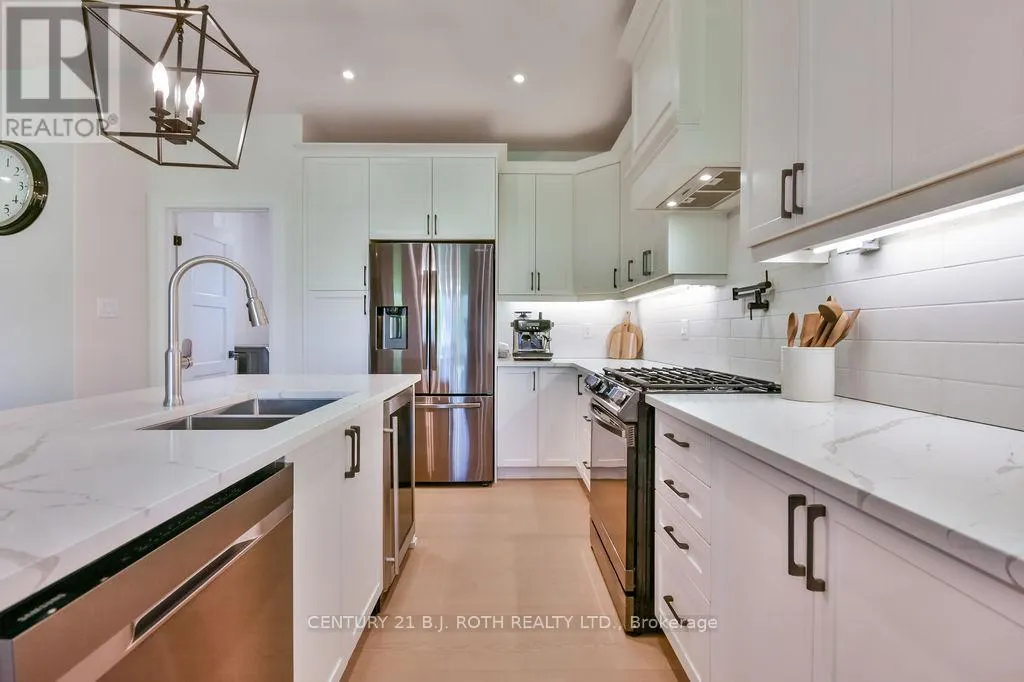 51 CHESLOCK CRESCENT
