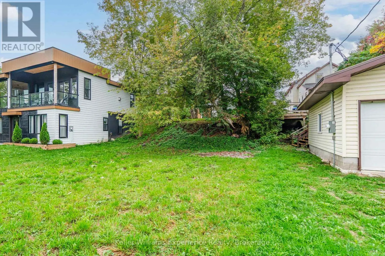 3355 MUSKOKA STREET