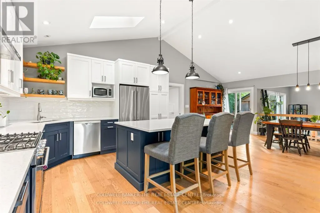 2656 WESTSHORE CRESCENT
