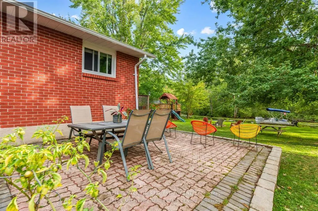 2656 WESTSHORE CRESCENT