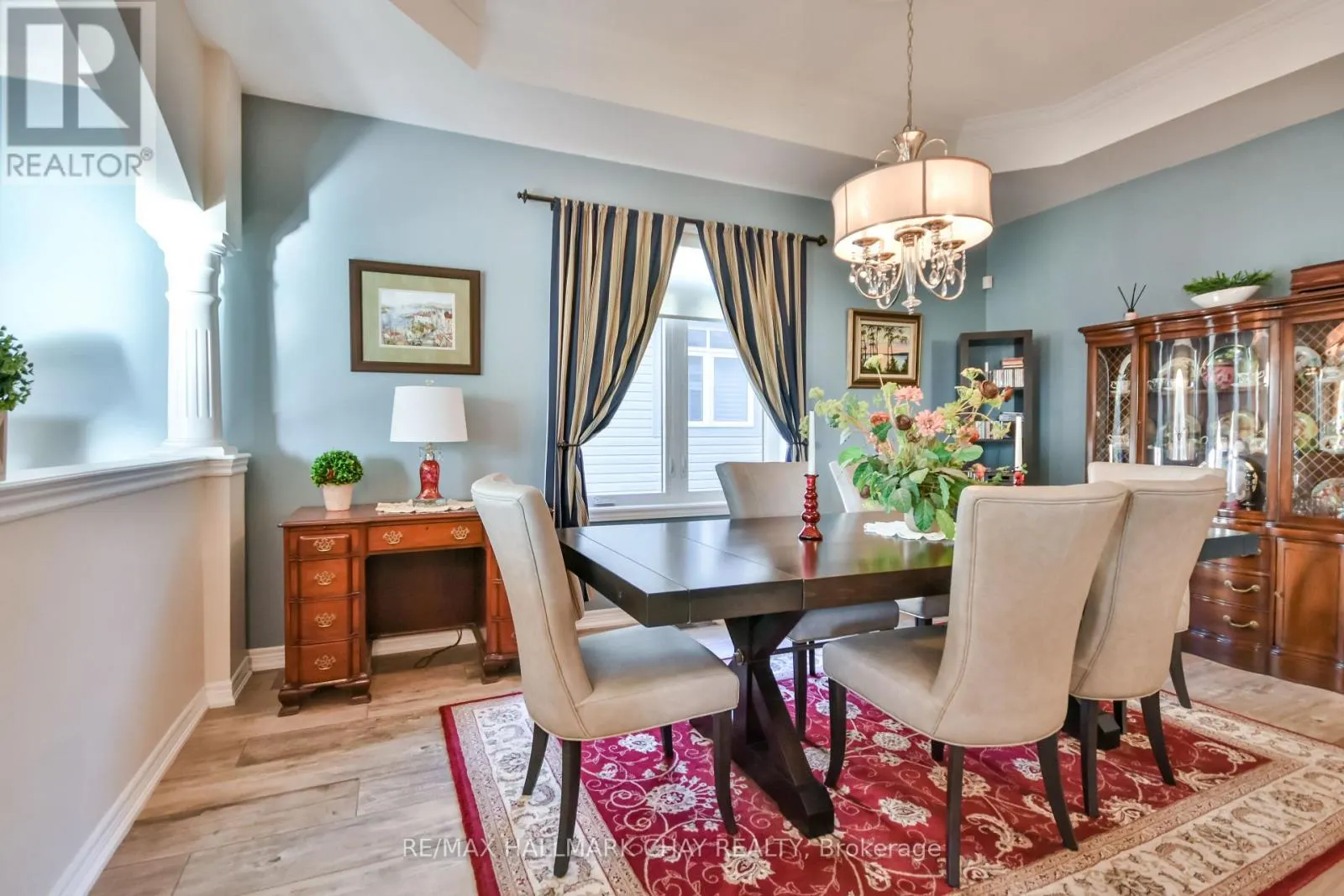 33 MEADOWOOD DRIVE
