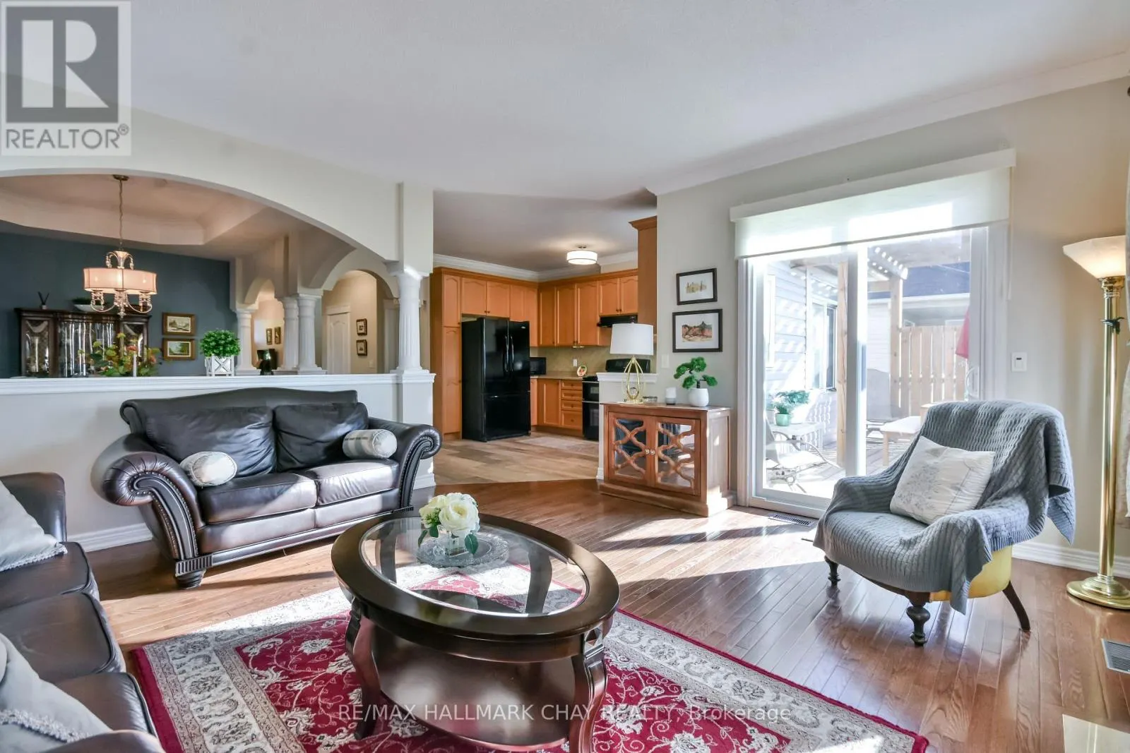 33 MEADOWOOD DRIVE