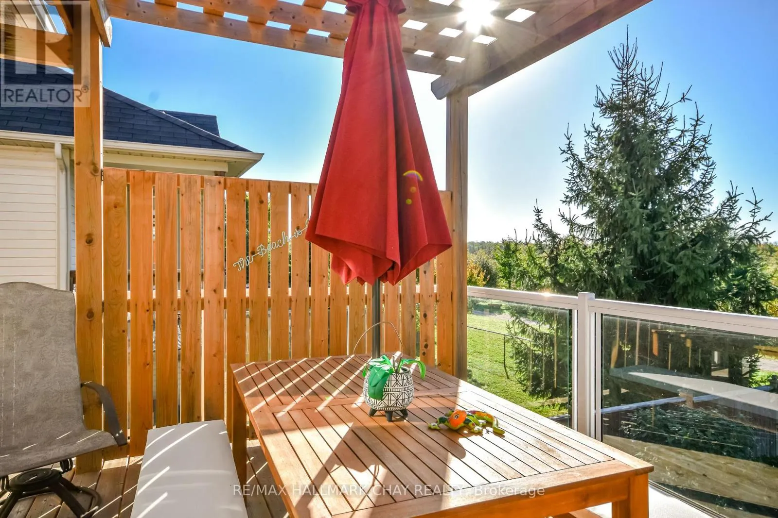 33 MEADOWOOD DRIVE