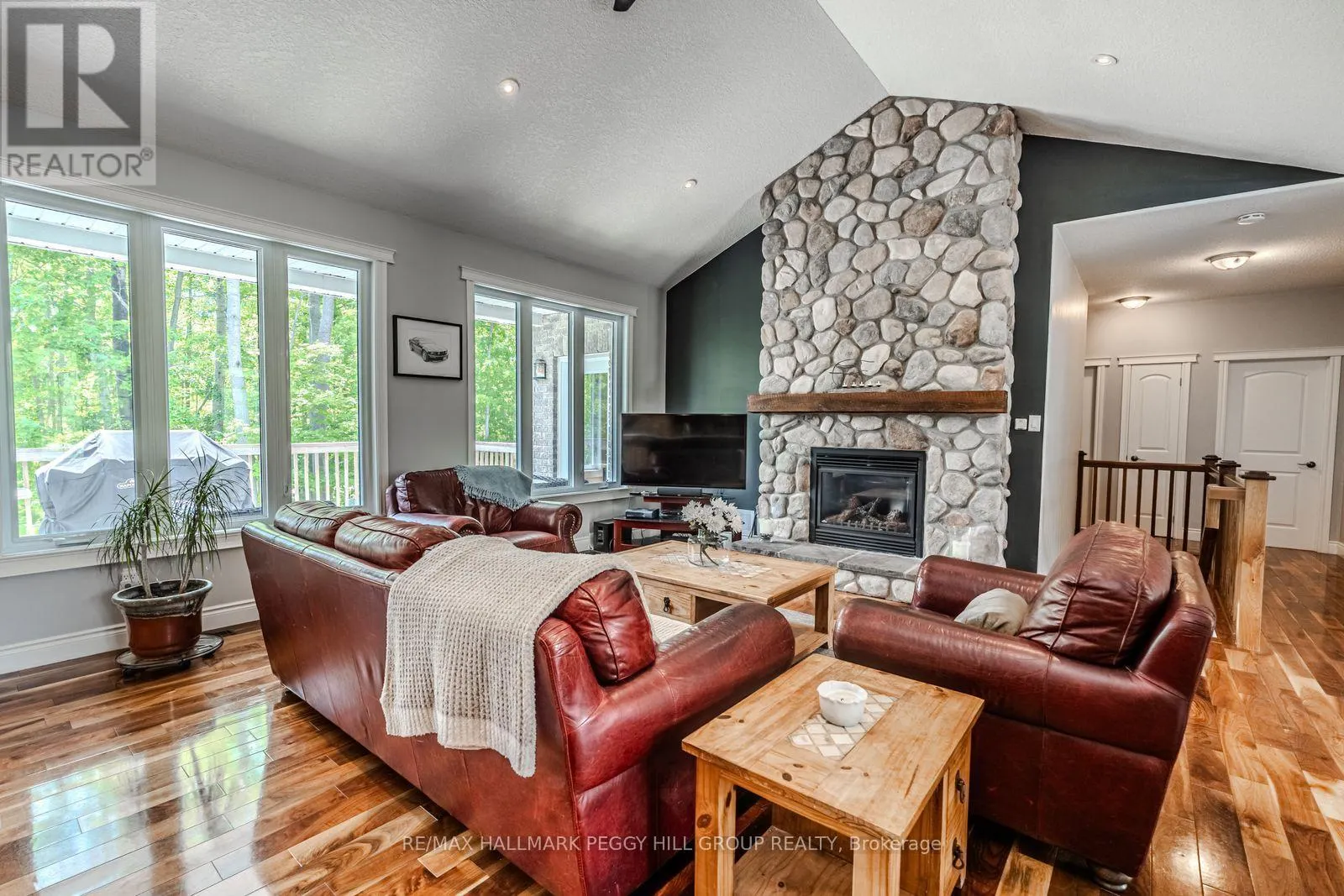 33 SPRINGHOME ROAD