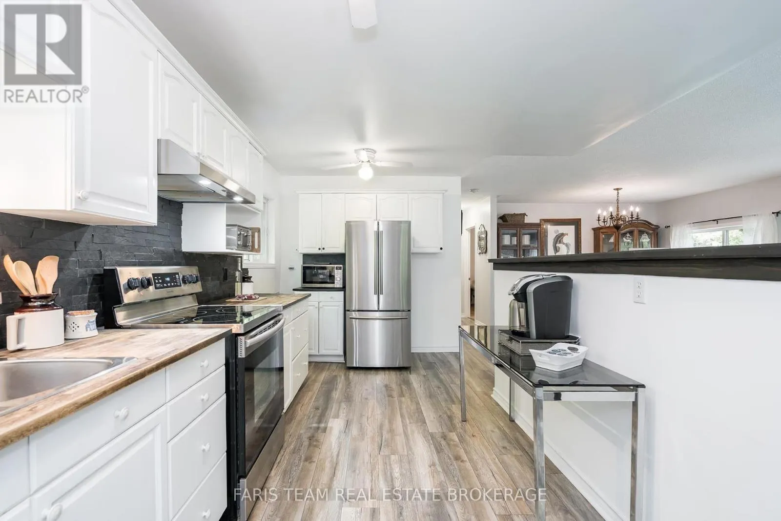 1474 CHAMPLAIN ROAD