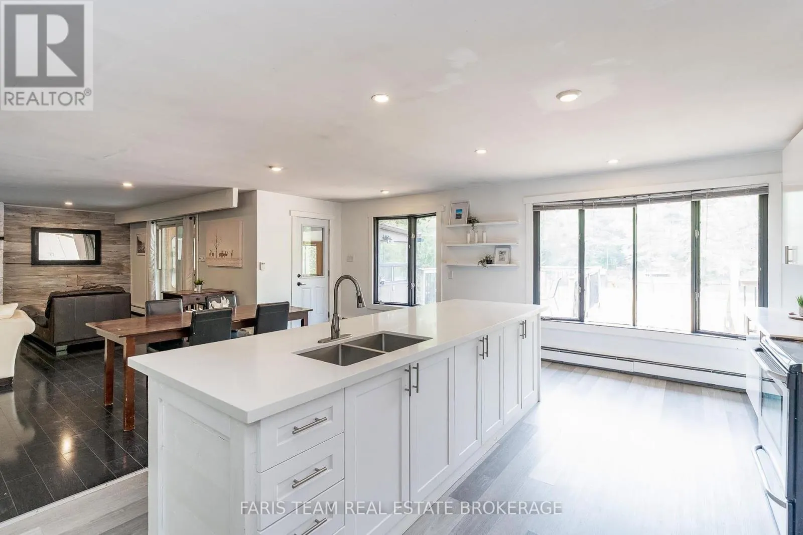 256 KNOX ROAD E