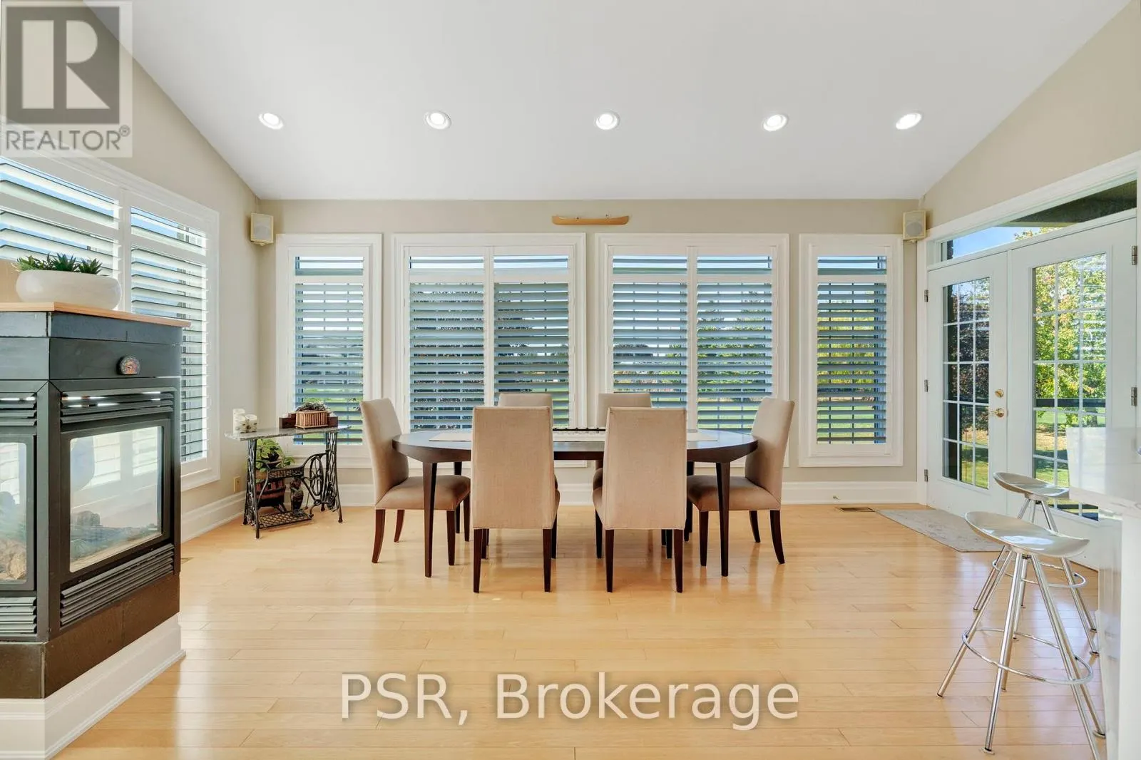2884 SUNNYDALE LANE