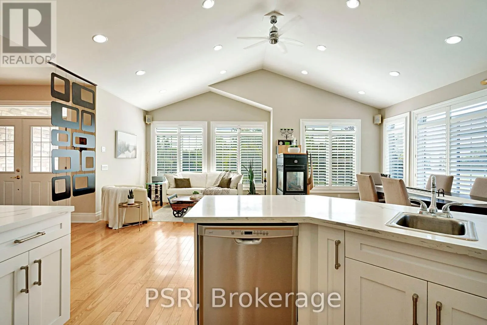 2884 SUNNYDALE LANE