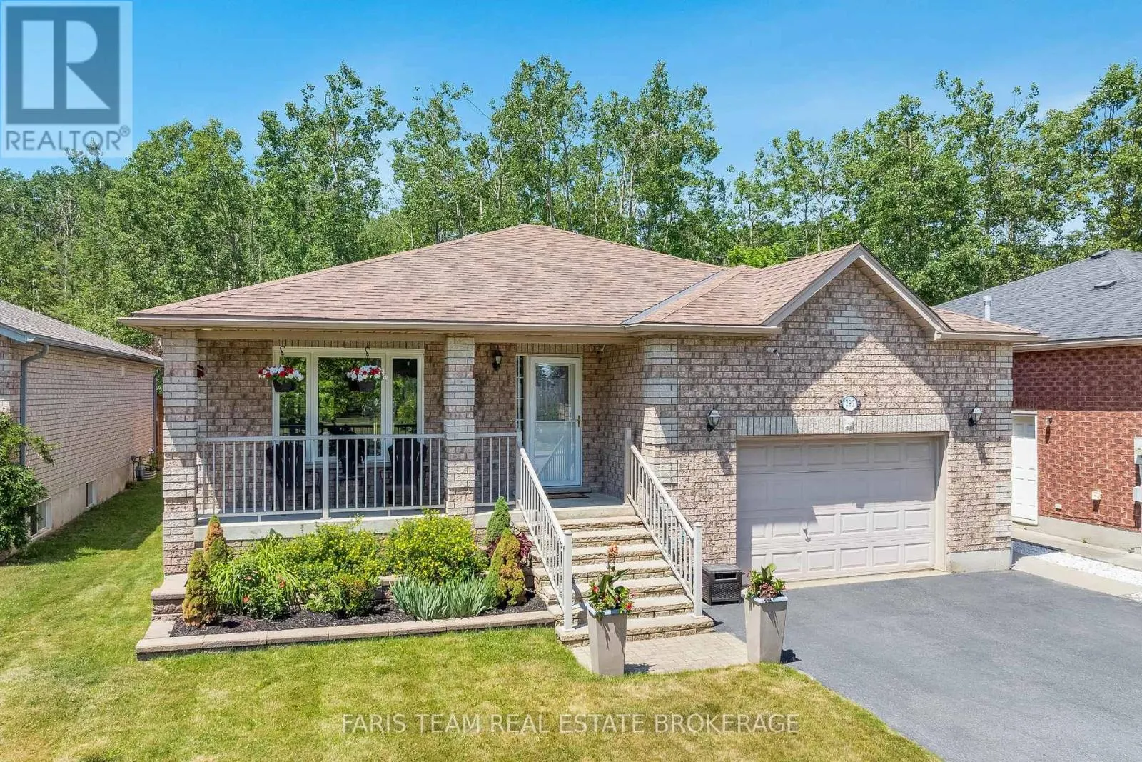 290 EDGEHILL DRIVE