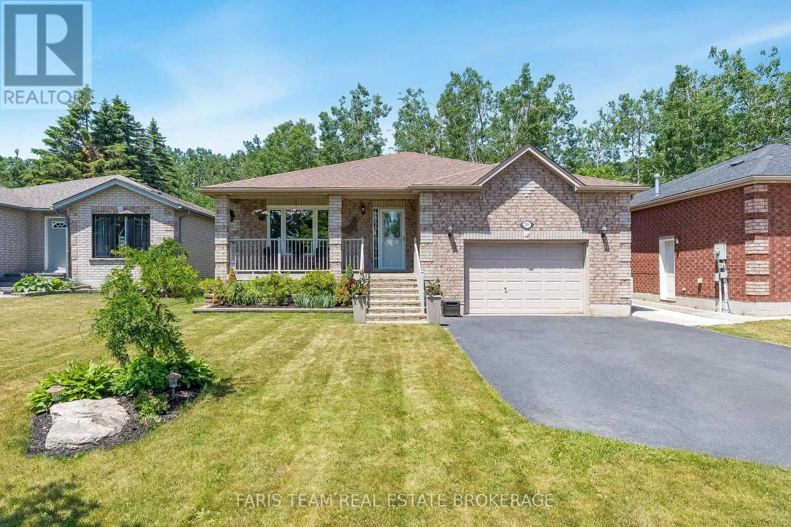 290 EDGEHILL DRIVE