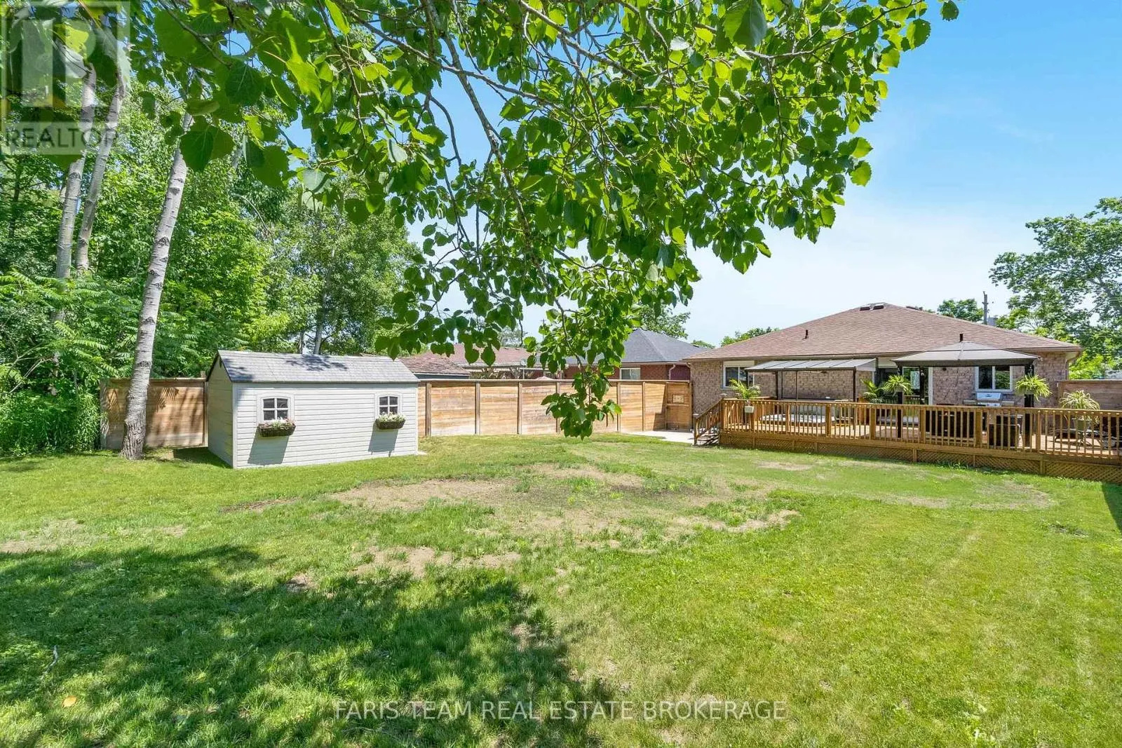 290 EDGEHILL DRIVE
