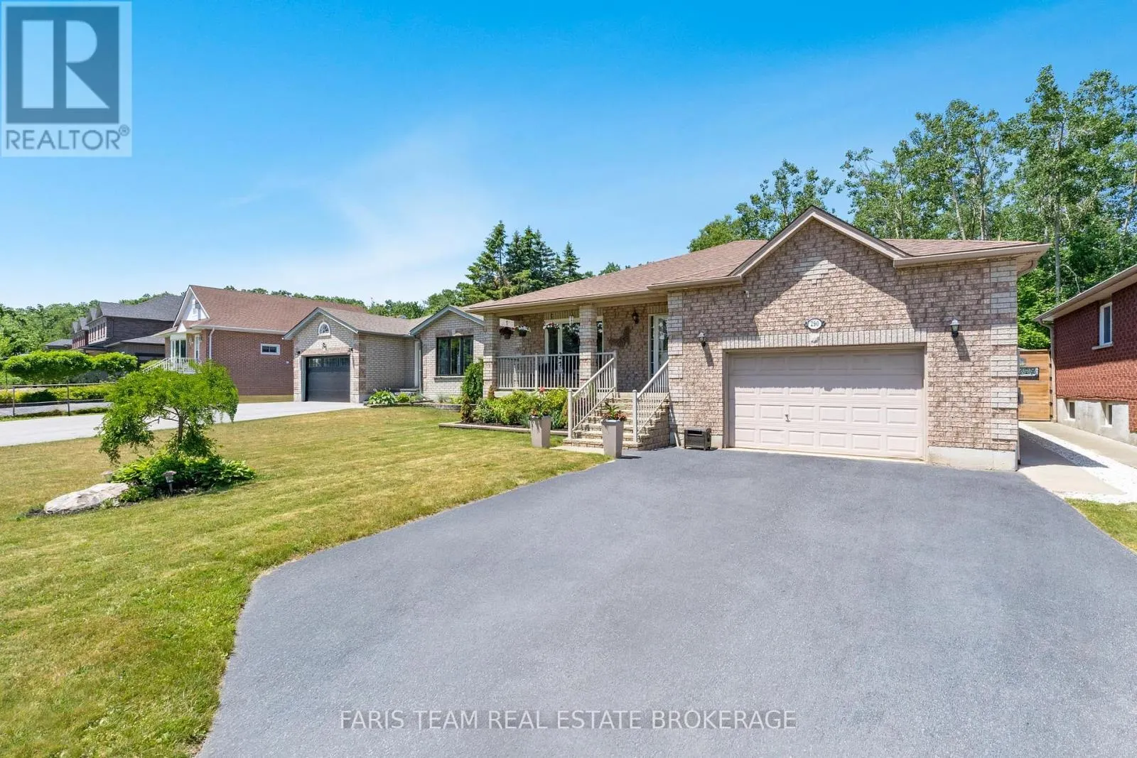 290 EDGEHILL DRIVE