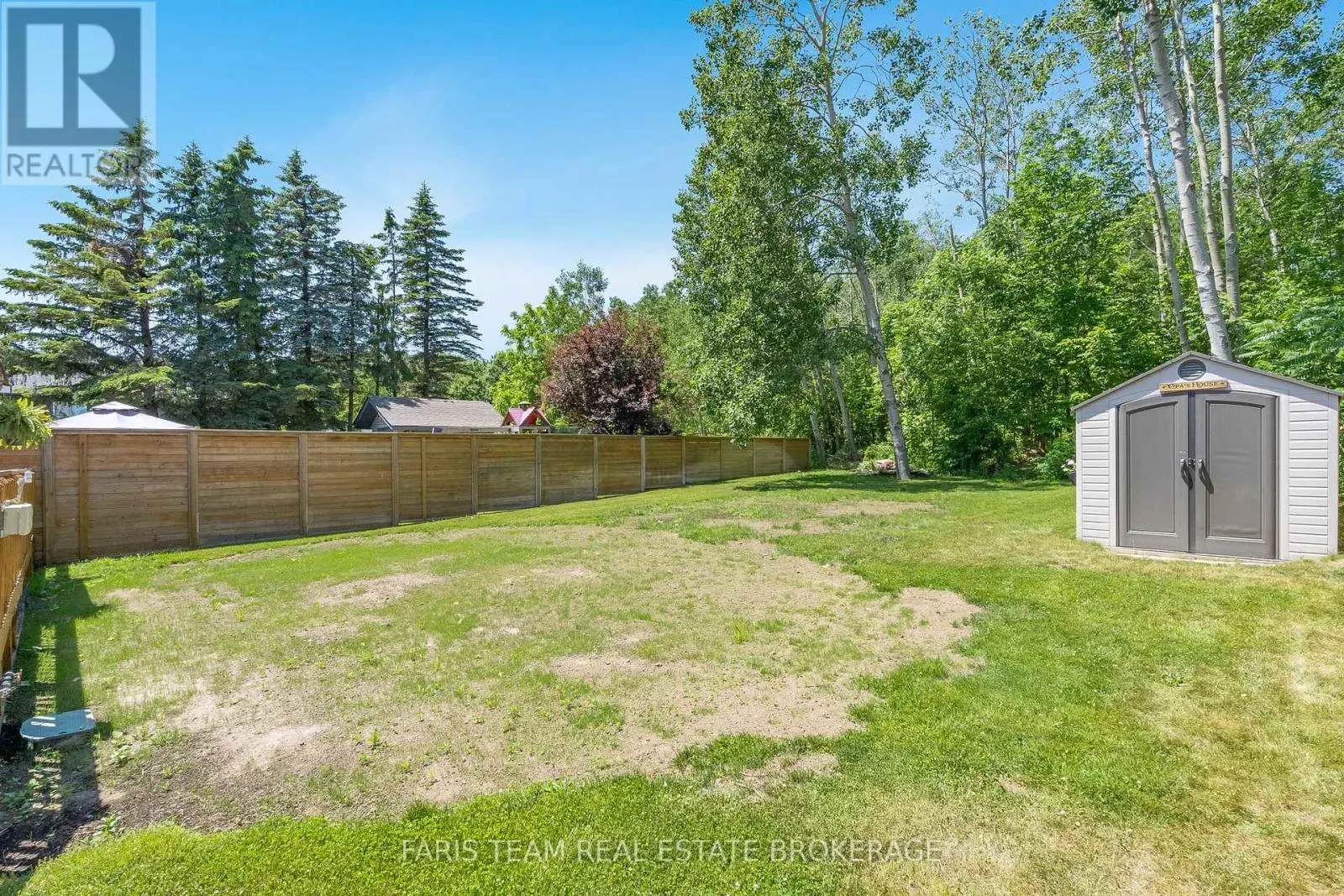 290 EDGEHILL DRIVE