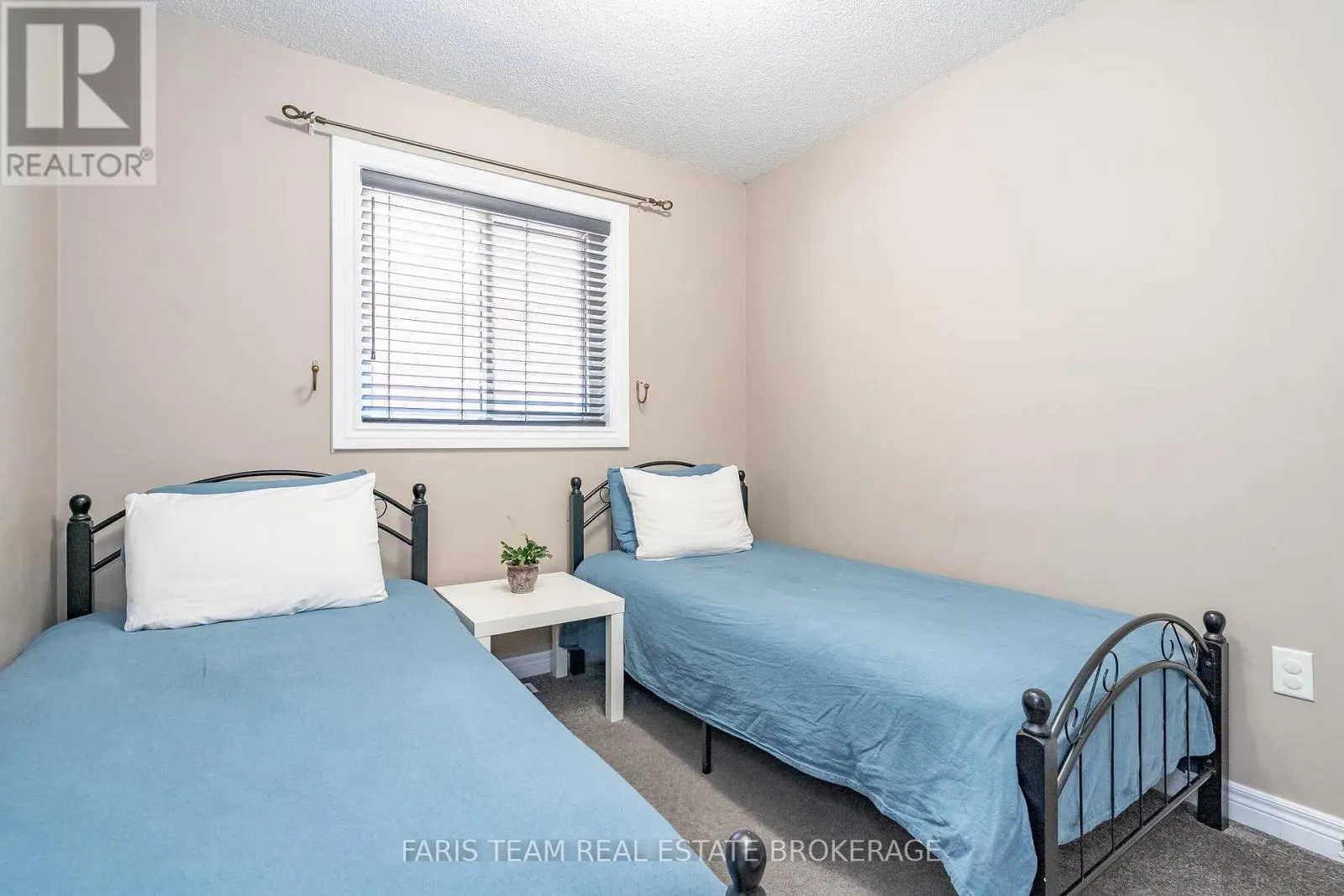 290 EDGEHILL DRIVE