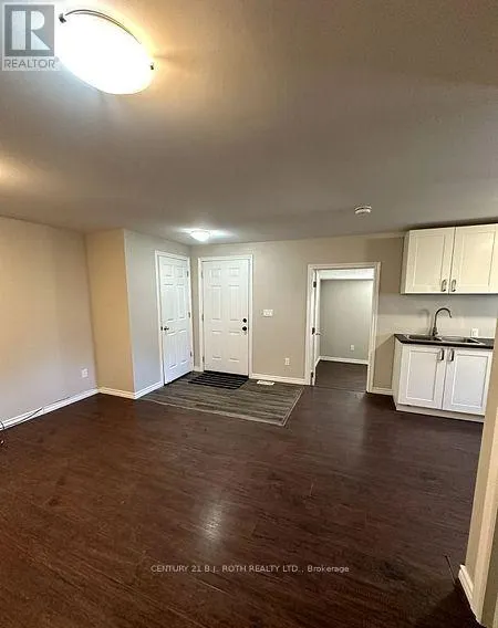 3 - 303 MOFFAT STREET