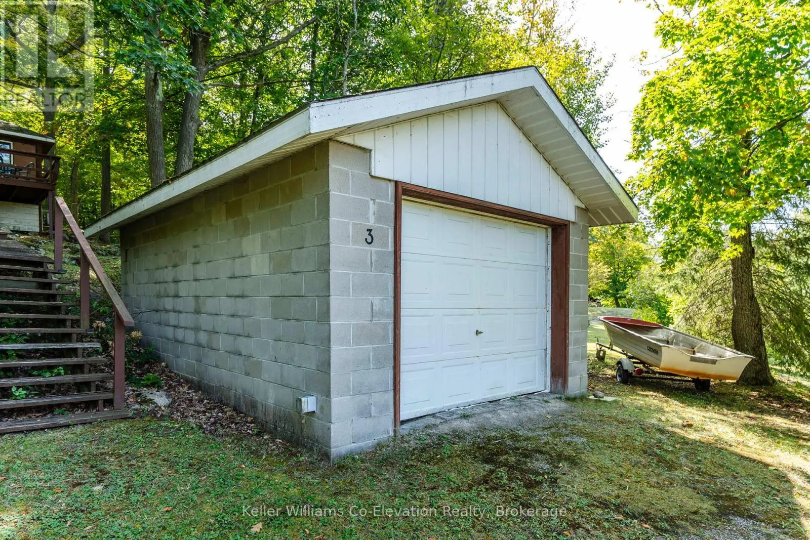 3 CROSSINGVIEW LANE