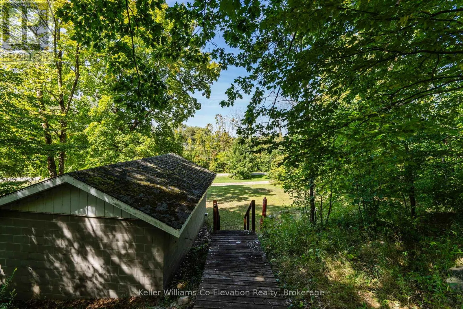 3 CROSSINGVIEW LANE