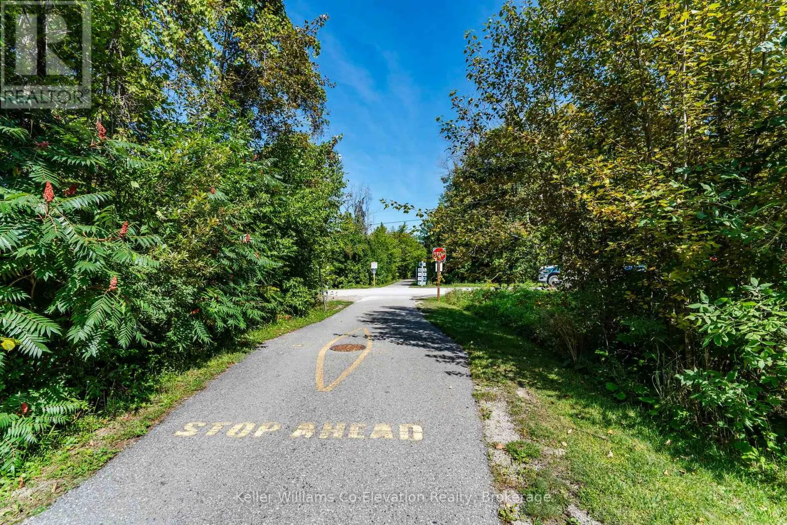 3 CROSSINGVIEW LANE