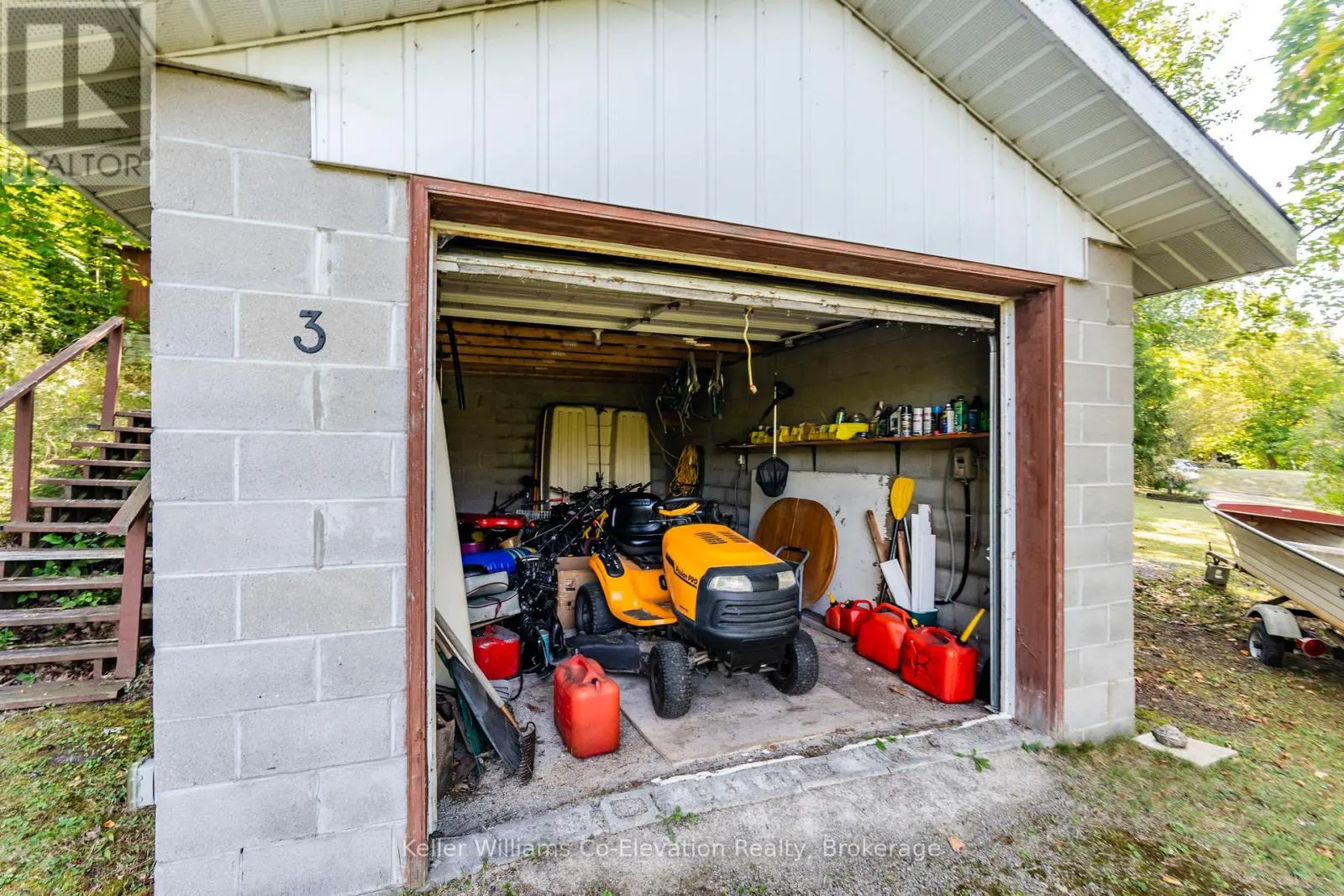 3 CROSSINGVIEW LANE