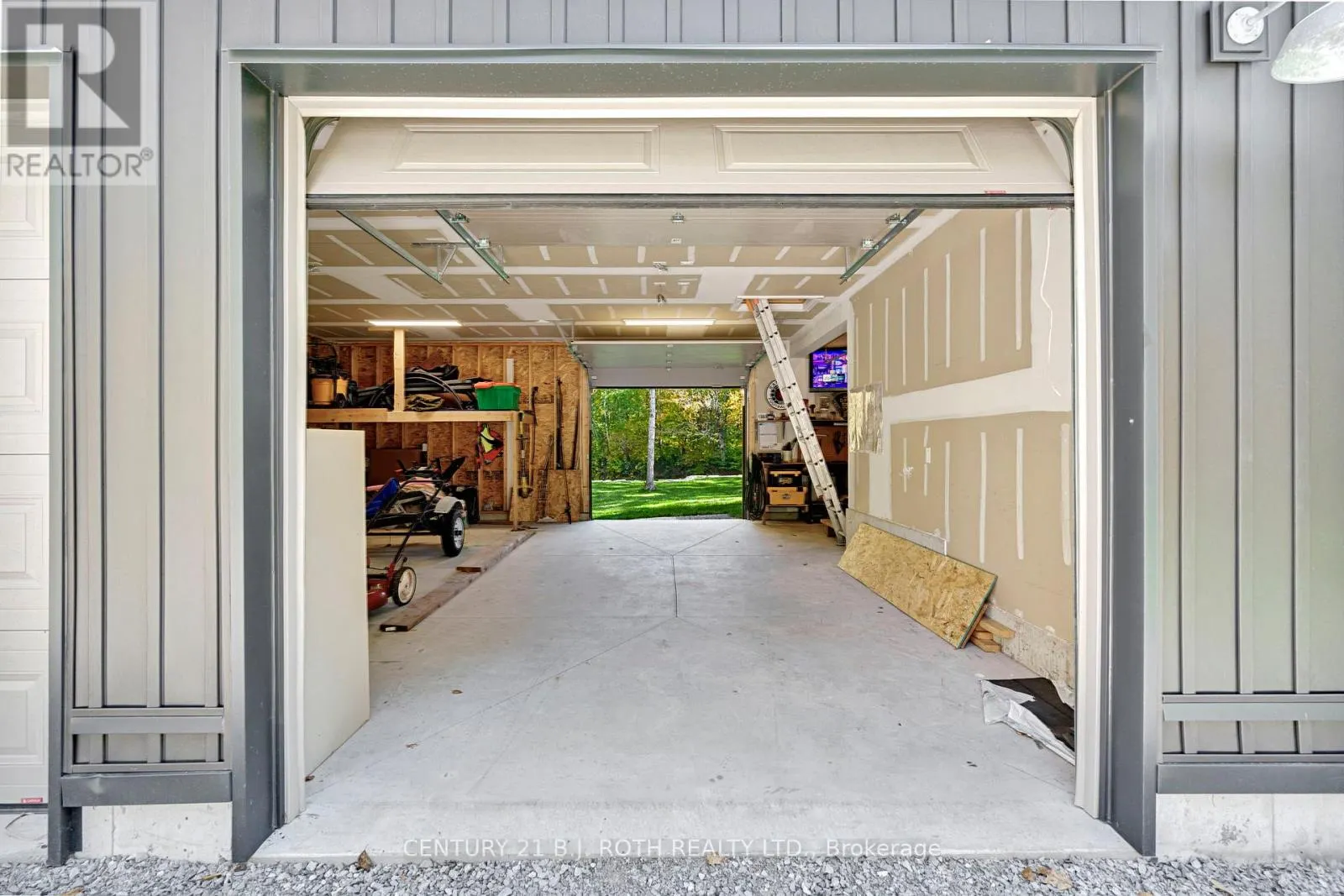 7377 DAVY DRIVE