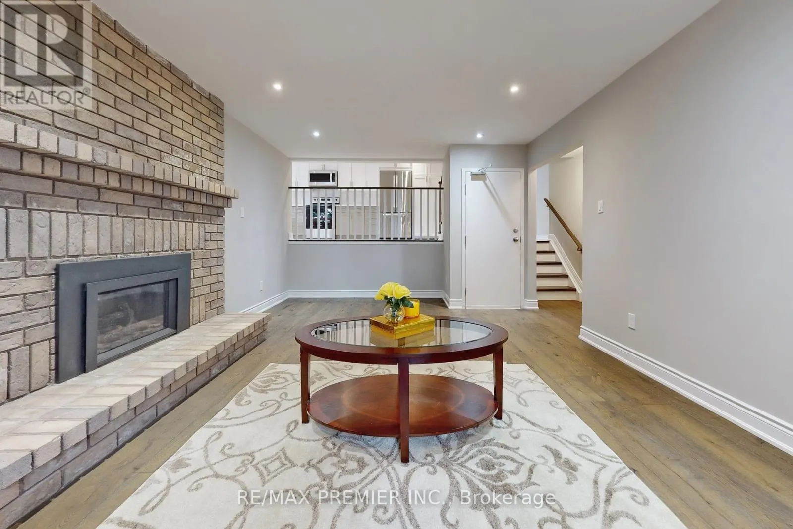 145 FOX RUN