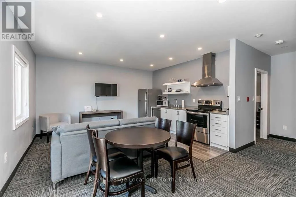 601 - 361 MOSLEY STREET, #601