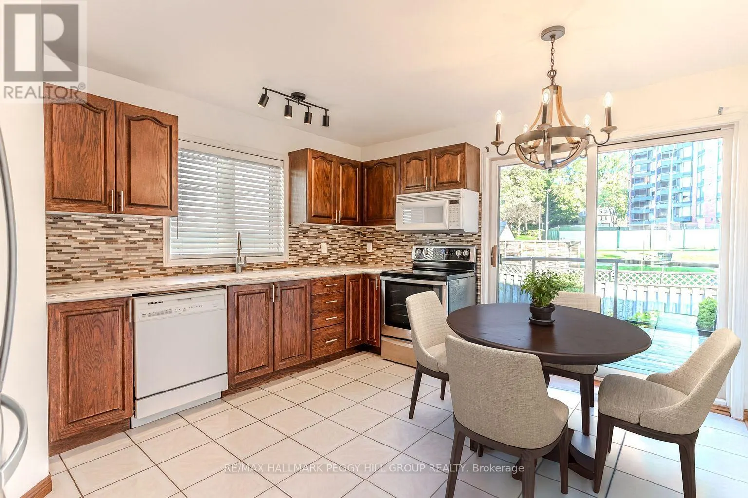 36 KEMPENFELT DRIVE