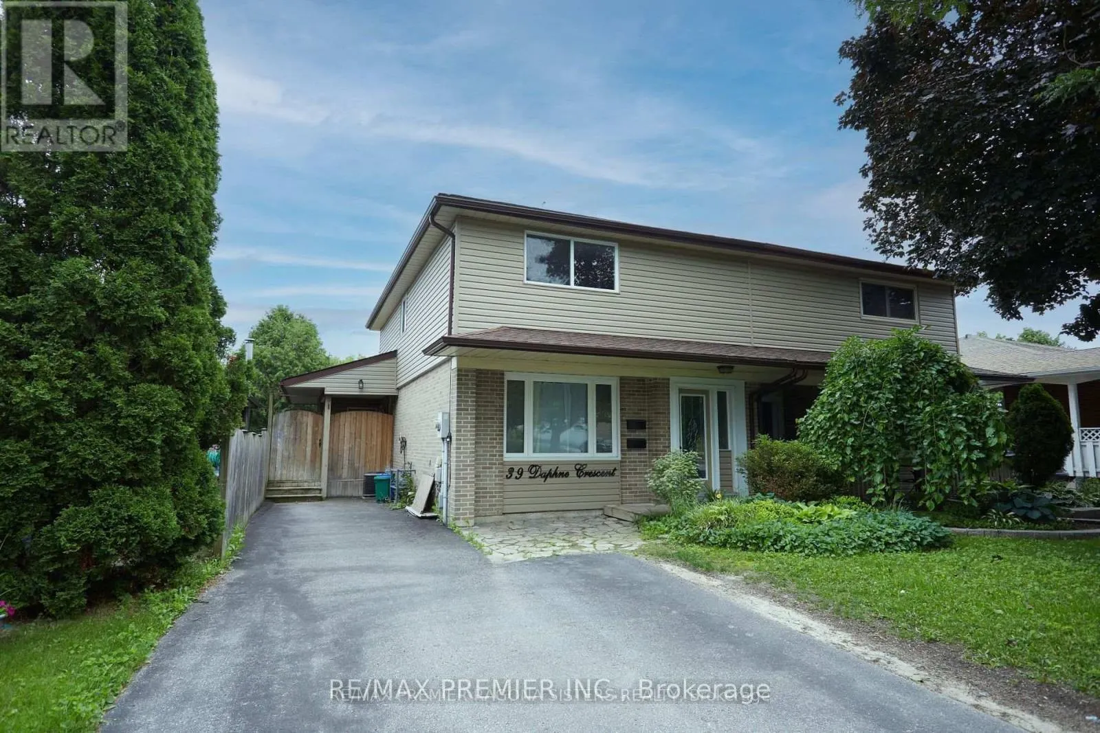 39 DAPHNE CRESCENT