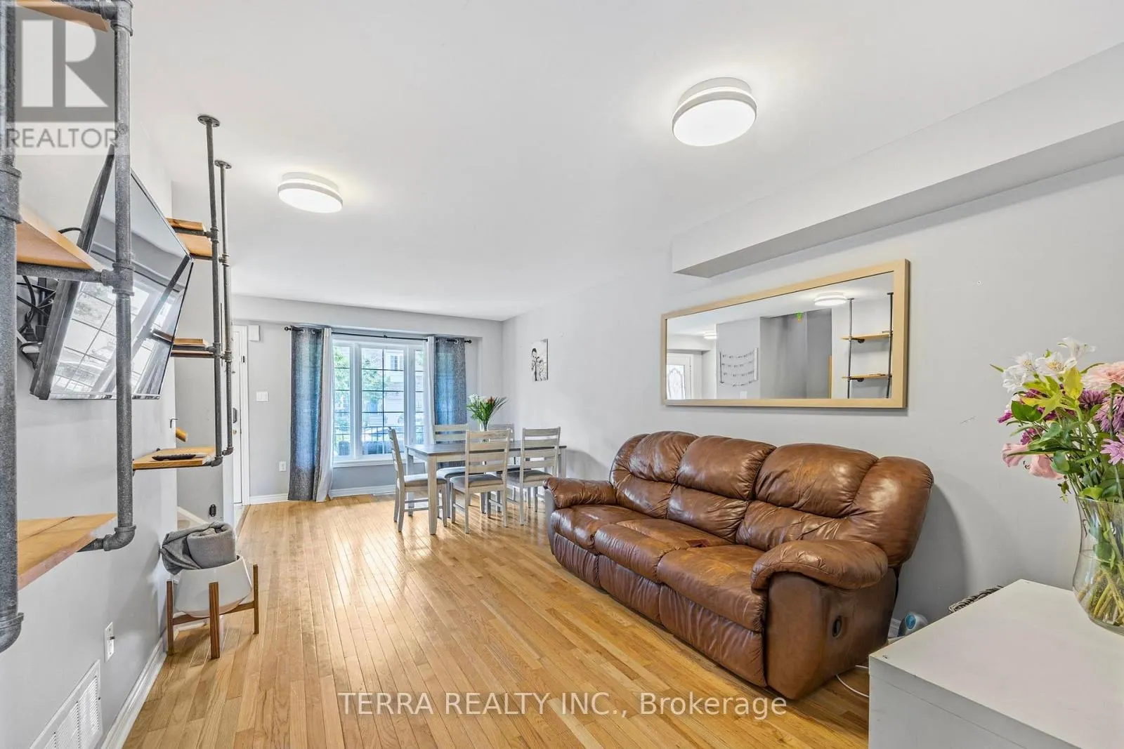 114 THRUSHWOOD DRIVE