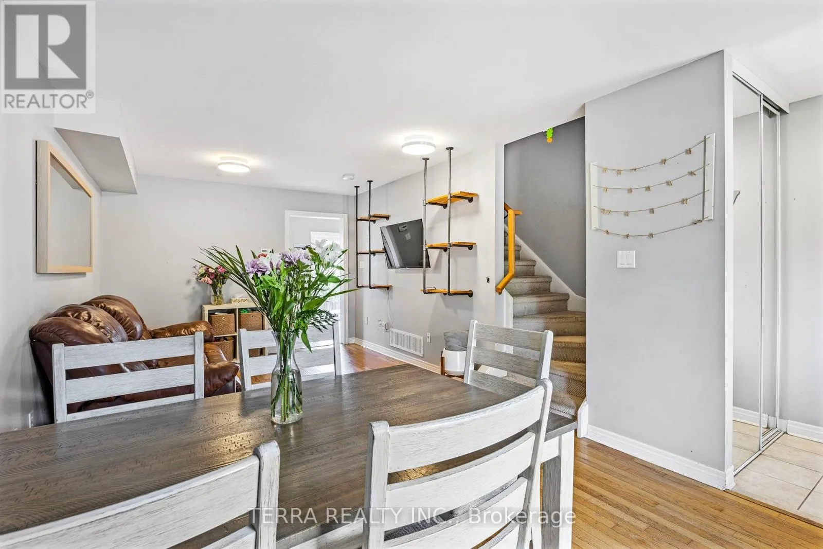114 THRUSHWOOD DRIVE