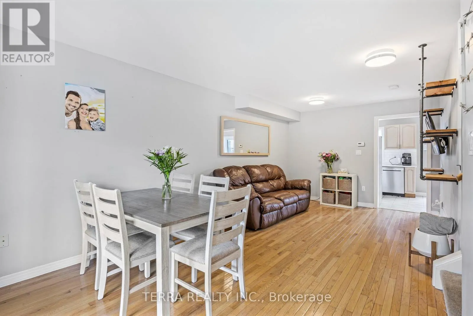 114 THRUSHWOOD DRIVE