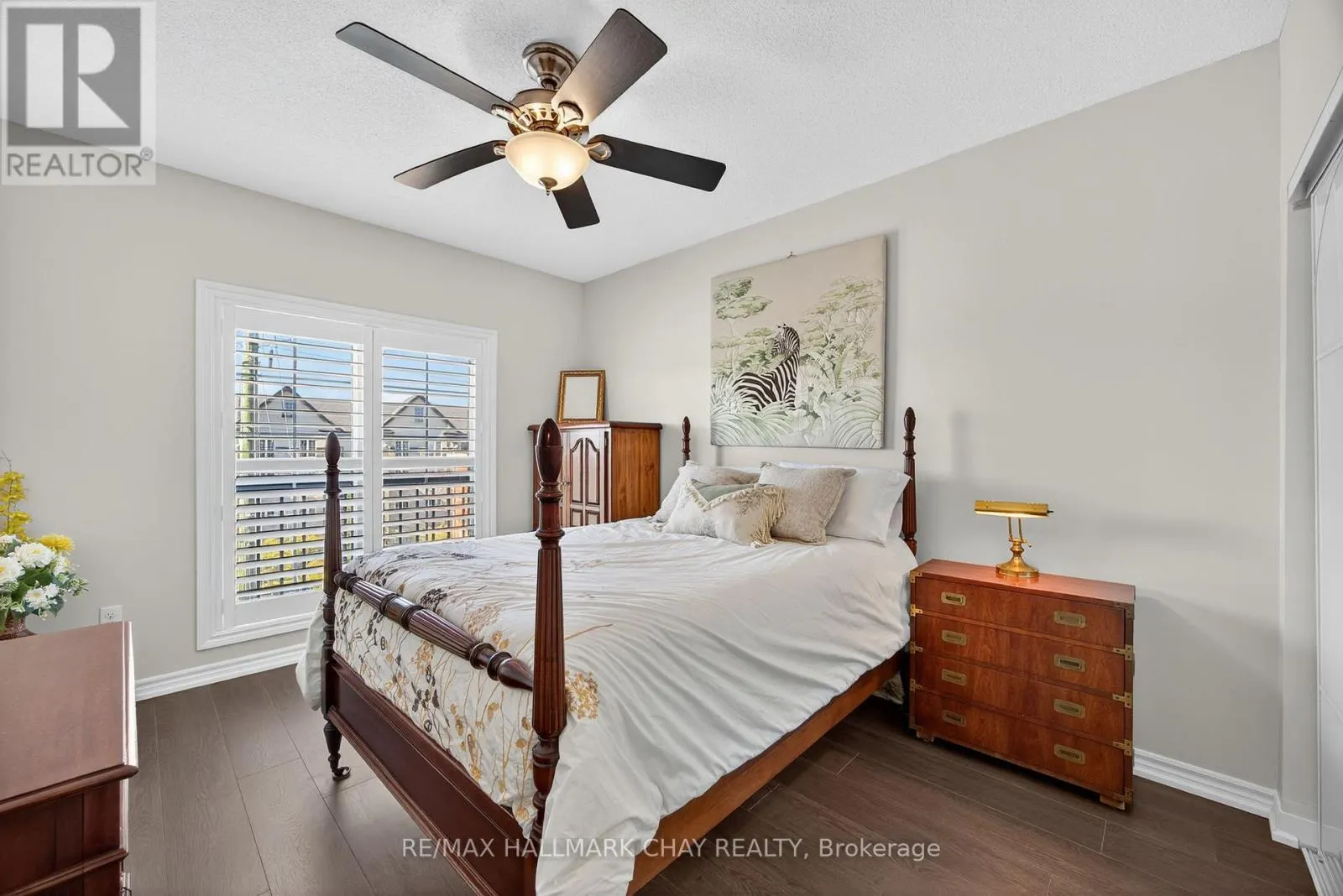 405 - 39 FERNDALE DRIVE S