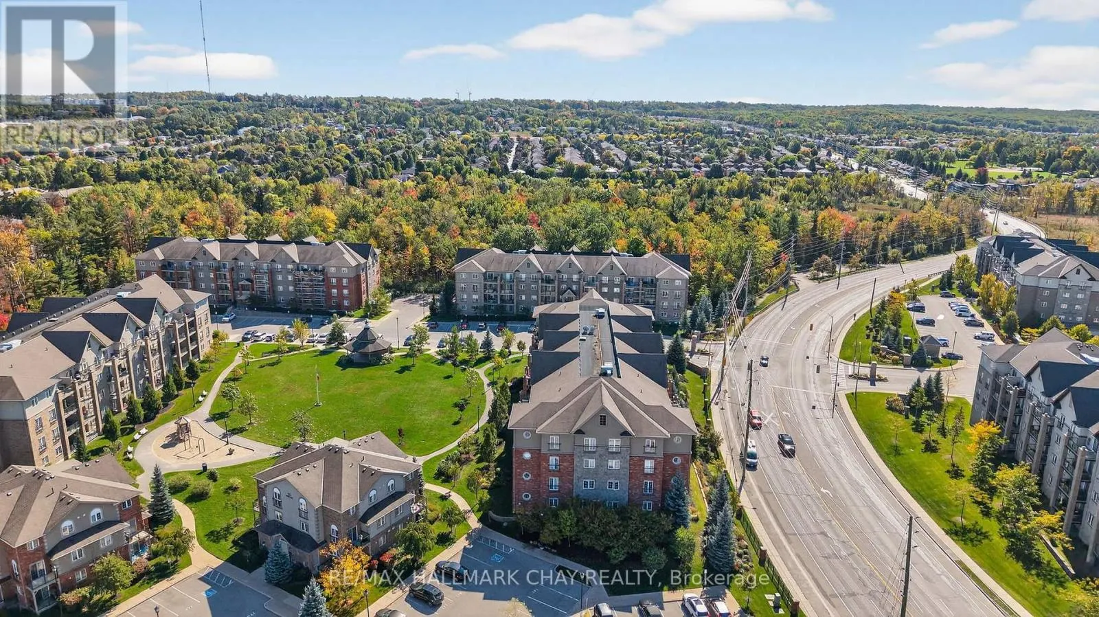 405 - 39 FERNDALE DRIVE S