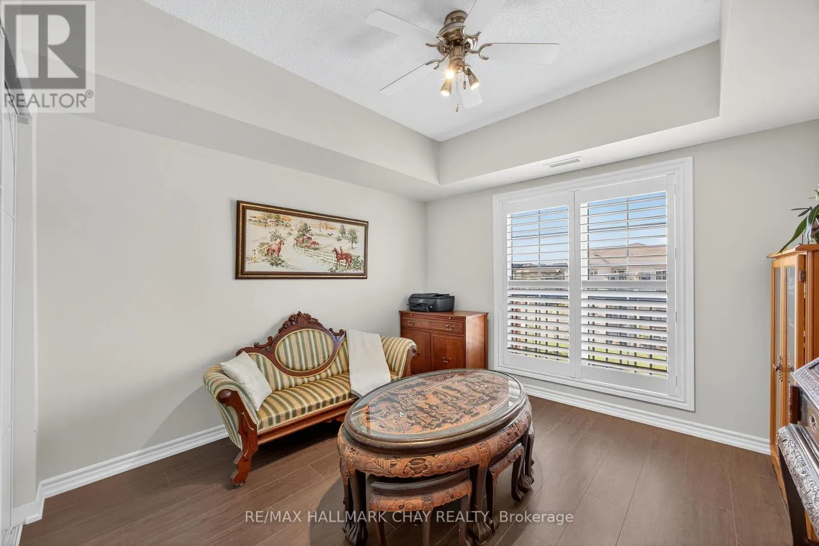 405 - 39 FERNDALE DRIVE S