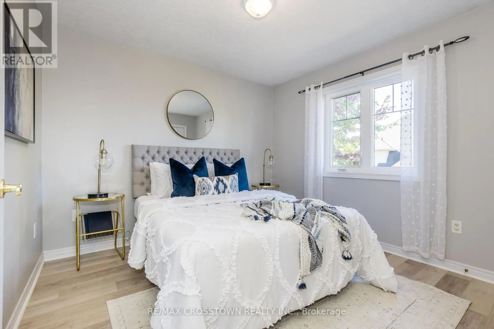 62 WINDSOR CRESCENT