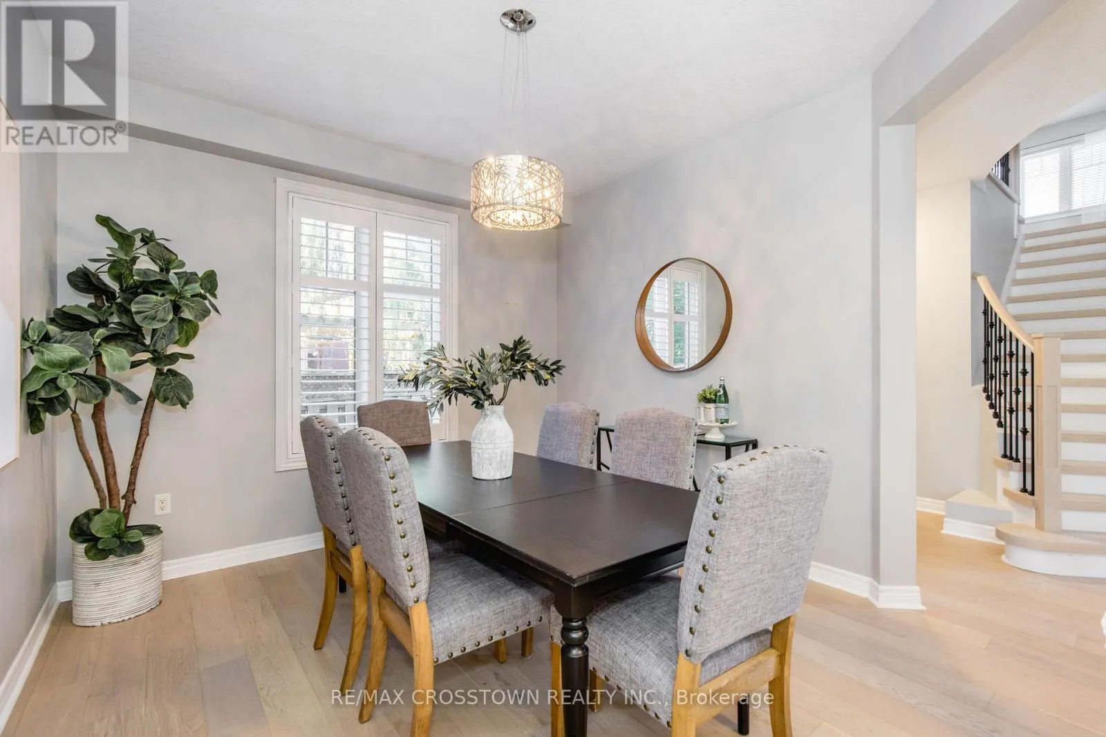 62 WINDSOR CRESCENT