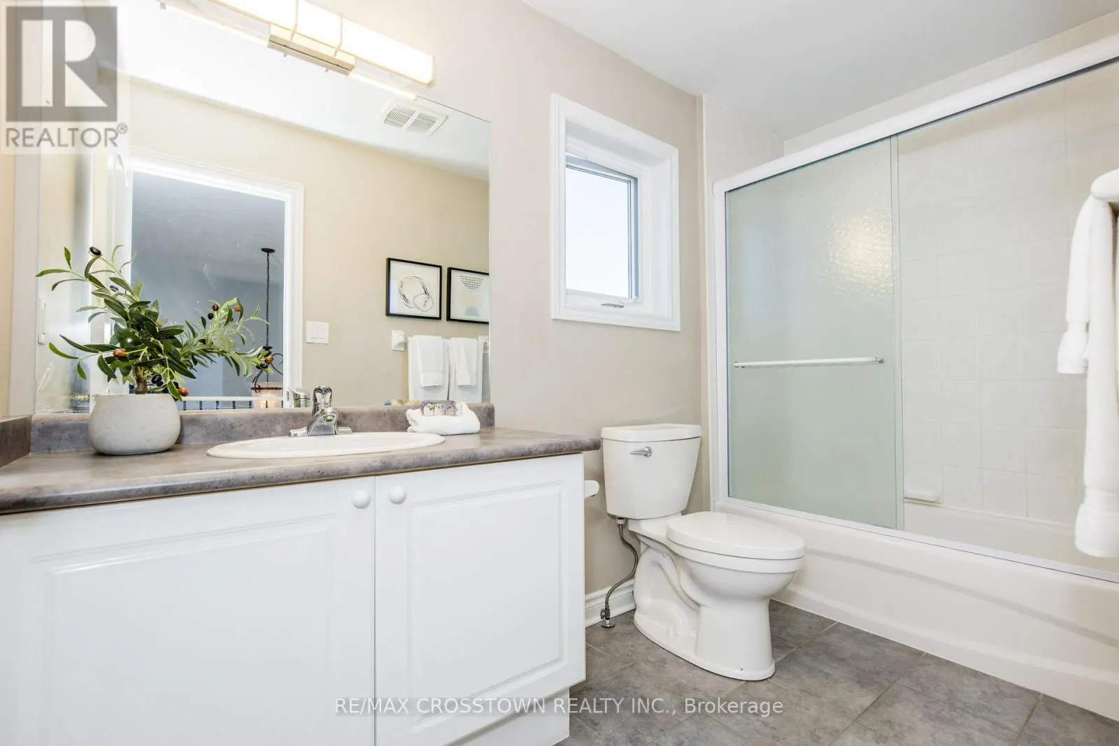 62 WINDSOR CRESCENT