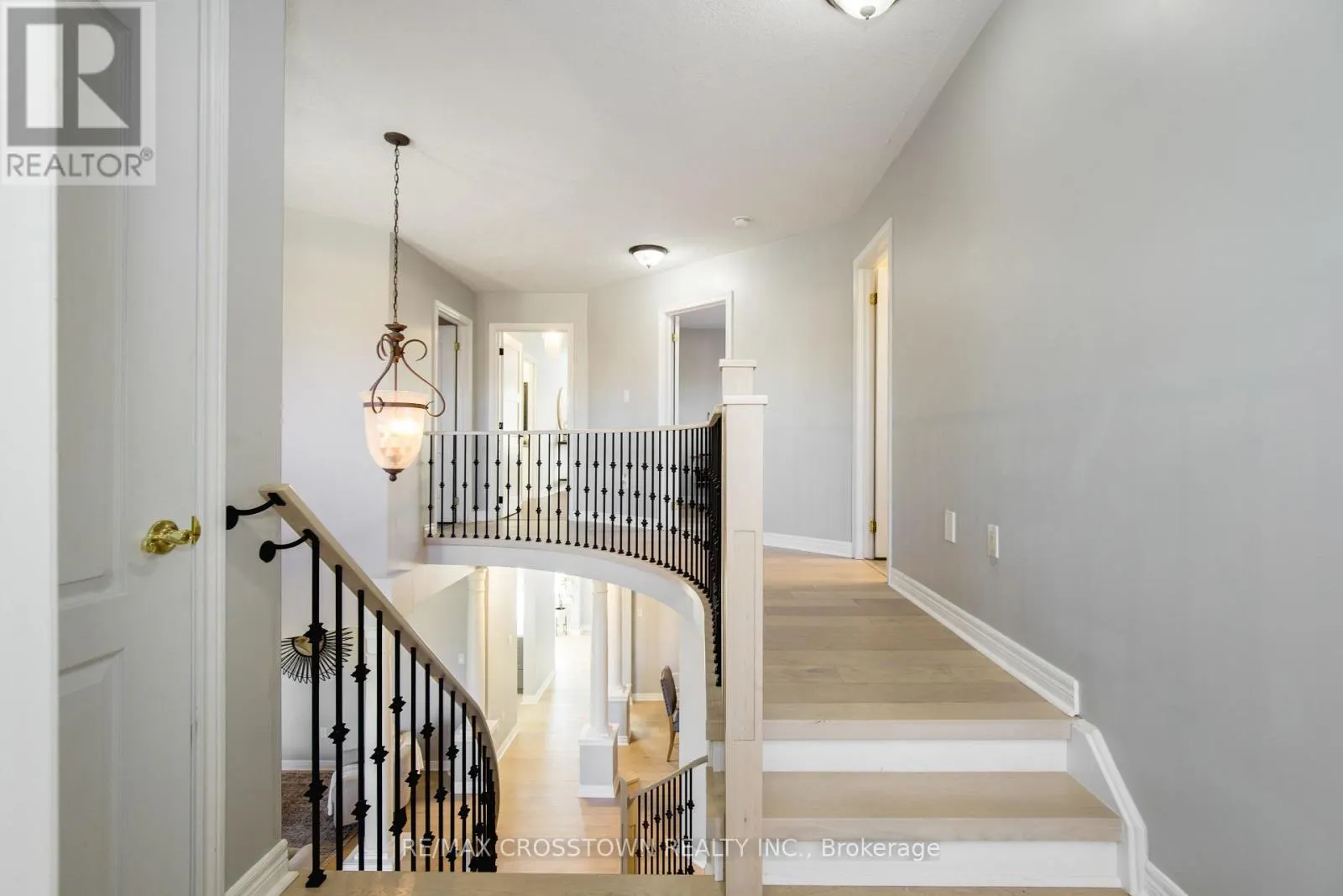62 WINDSOR CRESCENT